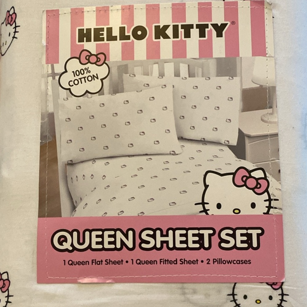 Hello Kitty Pink and White Queen Sheet Set